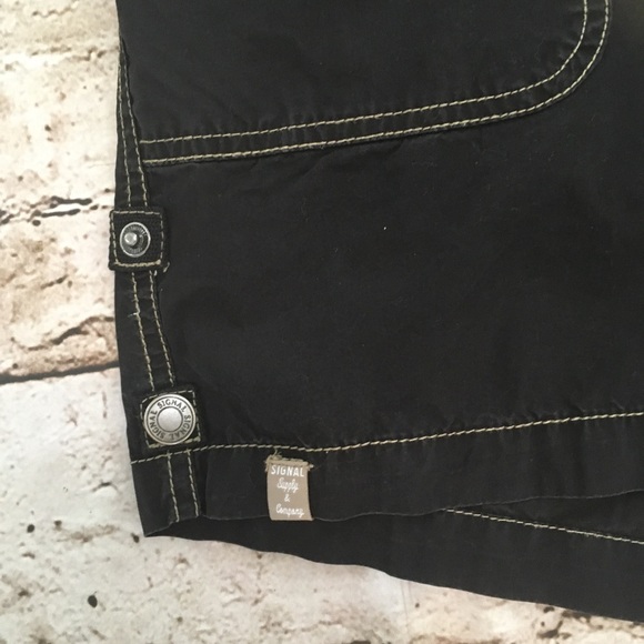 .Signal Clothing black detailed cotton shorts Runs Small More like a 4 US - Picture 4 of 12
